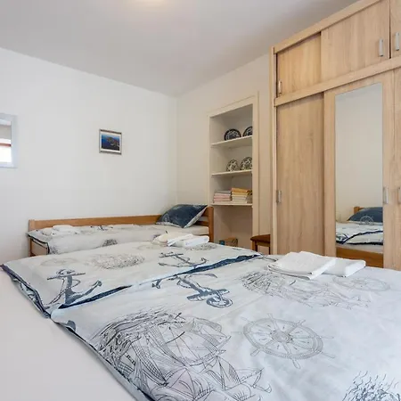 Apartment Mladen