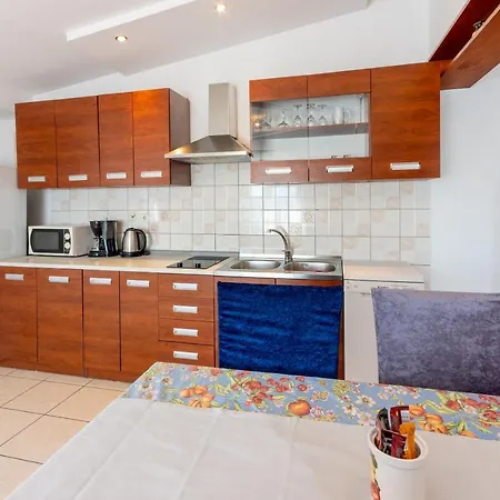 Apartment Mladen
