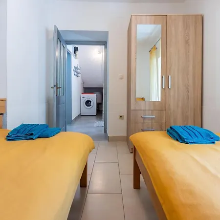 Apartment Mladen