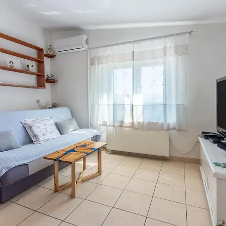 Mladen Apartment *