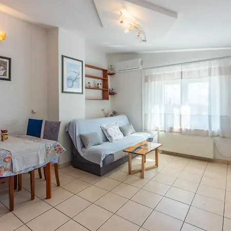 Apartment Mladen