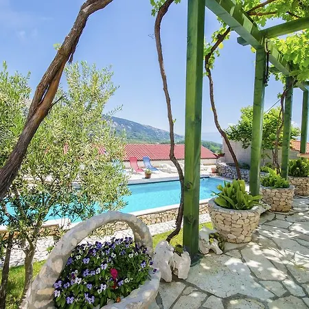 Mladen Apartament Baška